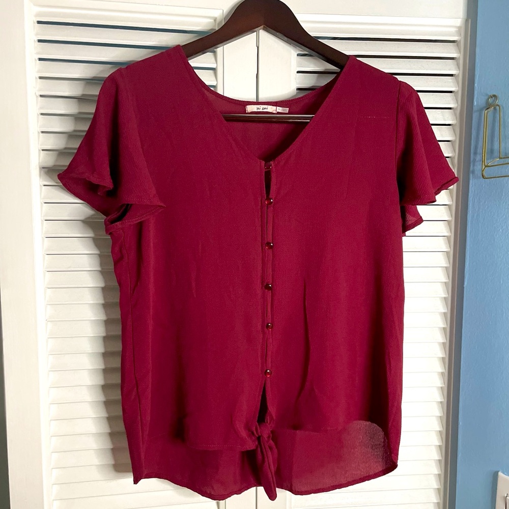 Delicate Fluttersleeve Top